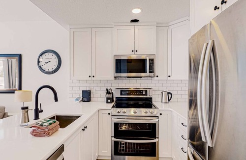 Snow Pine Estates Condo | Okanagan - Ice and Cozy #116C