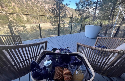 Okanagan-Similkameen Cabin | Okanagan vineyard tenthouse experience.luxury immersed in nature!