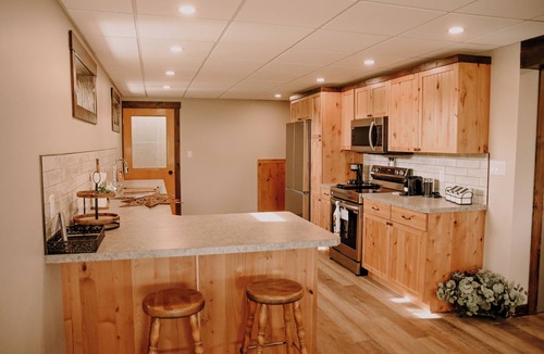 Cardston County House | Old Chief Bunkhouse - ranch with views of Chief Mountain