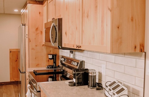 Cardston County House | Old Chief Bunkhouse - ranch with views of Chief Mountain