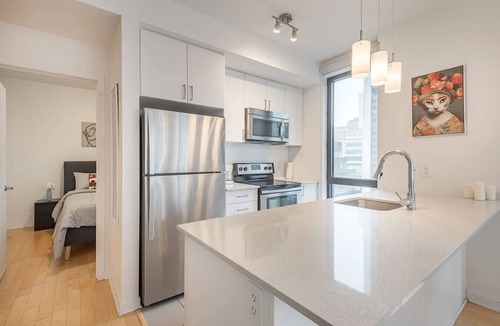 International District Apartment | Old Port View -Indoor Parking- 99 Walkscore