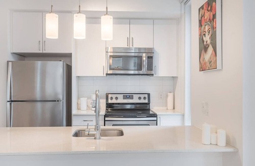 International District Apartment | Old Port View -Indoor Parking- 99 Walkscore