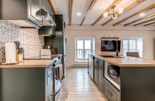 Old Quebec Apartment | Old Quebec Penthouse | River Views & Balcony