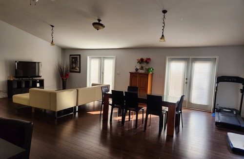 Roberts Creek House | Old timely private property 3 bedrooms with huge private lot