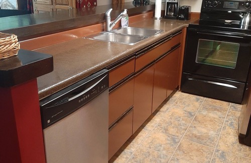 Fernie Condo | On Hill, Luxury King Bed, Daylodge Ski Locker! 2 baths, hot tubs,