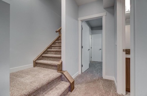 Sunalta Apartment | One-Bedroom Lower Suite Apartment #29 Sunalta Downtown