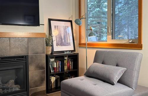 Canmore Apartment | One Bedroom Mountain View Condo - Lodges at Canmore