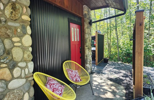Regional District of Nanaimo Apartment | ONE NIGHT STAYS AVAILABLE OCT - FEB WILSEA HIDEAWAY, BEAUTIFUL NANOOSE BAY