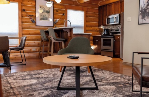 Jasper East Resort | Overlander Mountain Lodge