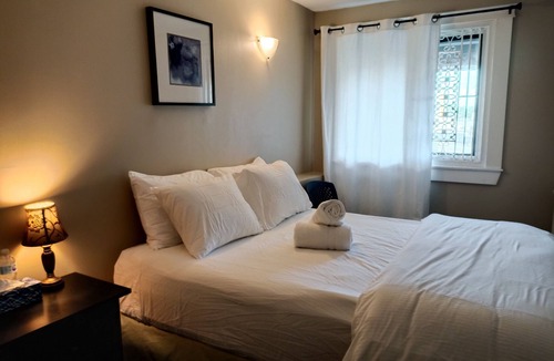 Regional District of Nanaimo Hostel | Painted Turtle Guesthouse (Hostel)