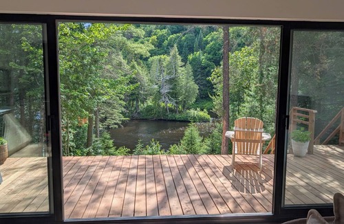 Saint-Alphonse-Rodriguez Ski Chalet | Pamyland—the most beautiful lakeside chalet—10 minutes from the ski slopes