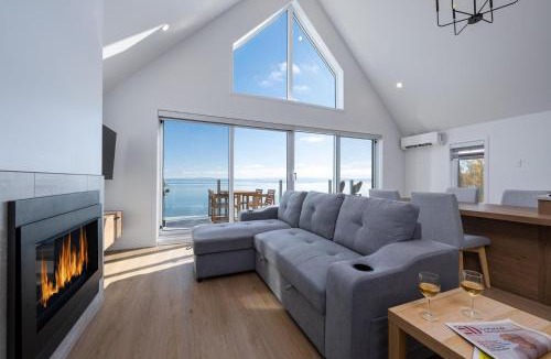 Petite-Riviere-Saint-Francois Apartment | Panorama 1253