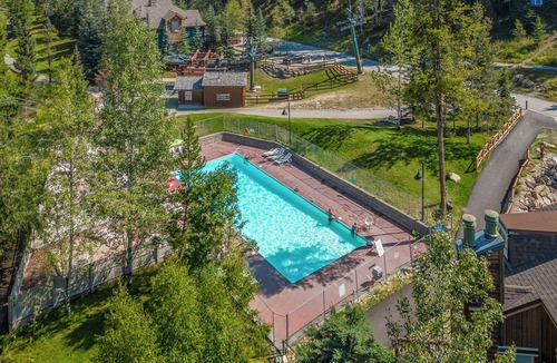 Panorama Apartment | Panorama Resort 2 Bedroom Creekside Condo