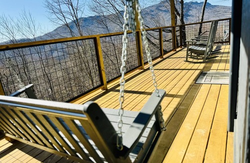Seven Devils Cabin | PanoView Pickleball PoolTable Spa Kings Arcade Fire Table Fireplace Central
