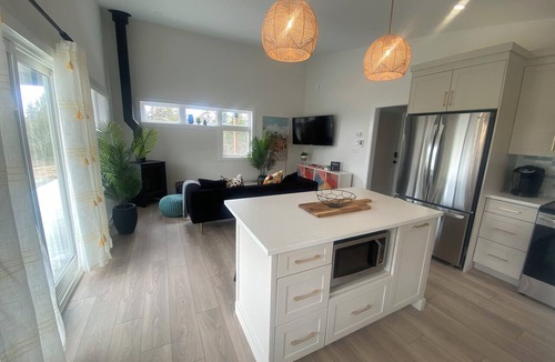 Clam Bay House | Panthers Pad and Tiger Den with two Hot Tubs