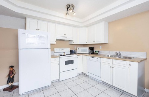 Lethbridge Condo | Paradise Canyon Golf Resort - Luxury Condo M407