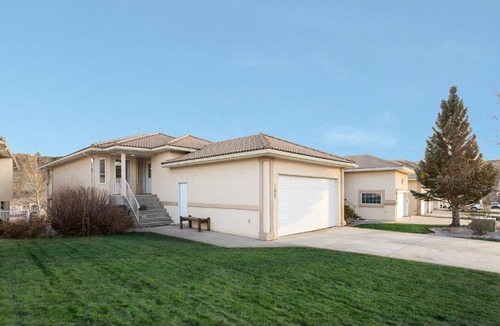 Lethbridge Apartment | Paradise Canyon Golf Resort - Signature Walkout Condo 380