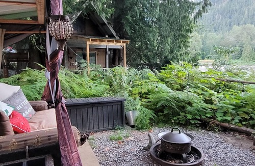 Laidlaw Cabin | Paradise on the Mighty Fraser River surrounded by woodland gardens.