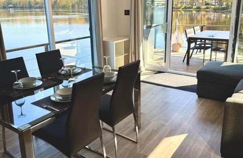 Mauricie House | Parc de l'île Melville 1 - Maison flottante