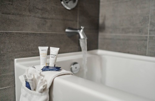 Leduc Hotel | Park Inn by Radisson Edmonton Airport