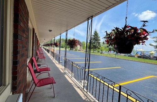 Tweed Hotel | Park Place Motel & Suites