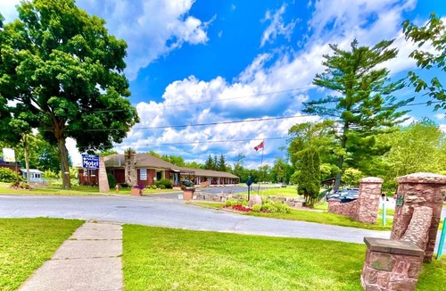 Tweed Hotel | Park Place Motel & Suites