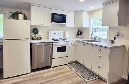 Leamington Cabin | Parkview Boho Cottage 5 - Cedar Serenity