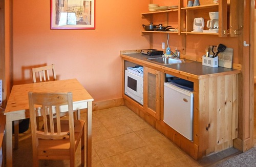 Parson Bed & Breakfast | Parson Cabins - Emerald Chalet