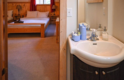 Parson Bed & Breakfast | Parson Lodge #5 - The Robin Room
