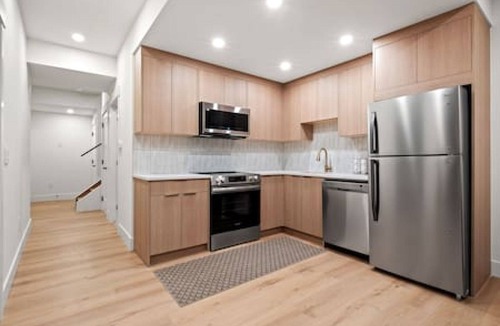 Banff Trail House | "Pavia" modern luxury suite with parking U of C
