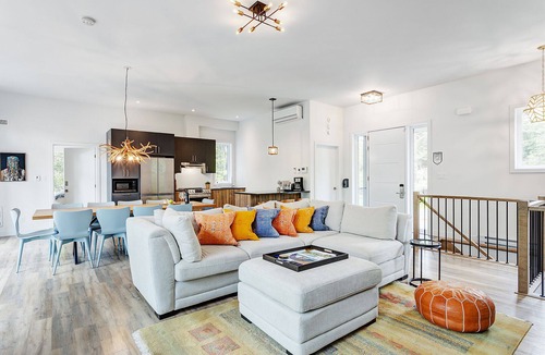 La Conception Ski Chalet | Peaceful Chalet. Spa, Sauna & BBQ. 15 minutes To Tremblant. Pet Friendly!
