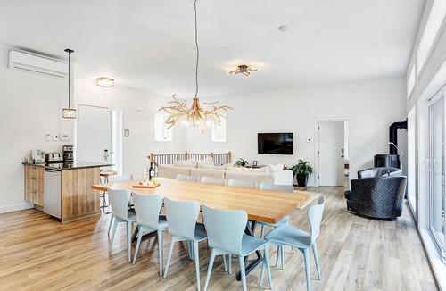 La Conception Ski Chalet | Peaceful Chalet. Spa, Sauna & BBQ. 15 minutes To Tremblant. Pet Friendly!