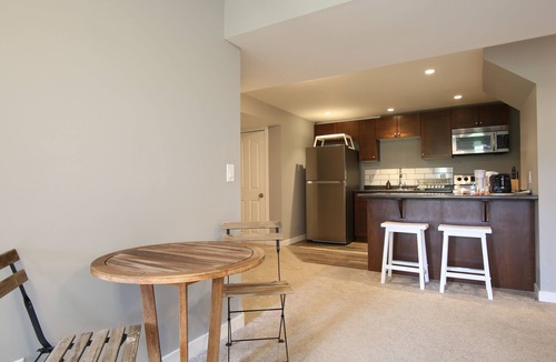 East Hill House | Peaceful guest accommodation with private patio and beautiful view