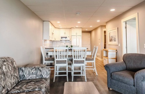 Central Okanagan Condo | Peaceful Lakeside w/Mountain Views - CasaLoma