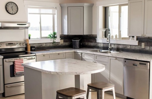 Vanderhoof House | Peaceful Private Home, 7 mins from town. With all the essentials for relaxation