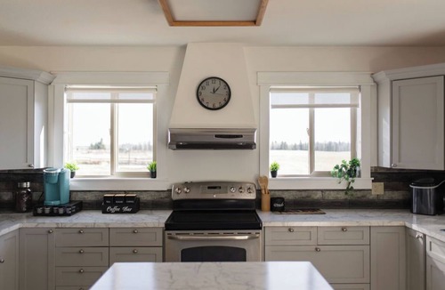Vanderhoof House | Peaceful Private Home, 7 mins from town. With all the essentials for relaxation