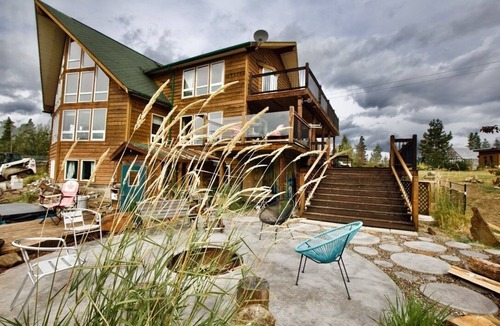 Moricetown House | Peaceful w/Mountain Views. Walking trail to River beach.Nature and hobby farm