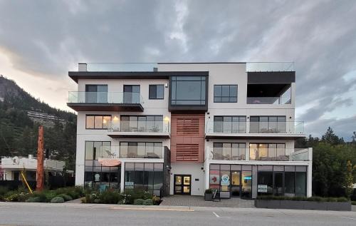 Central Okanagan Apartment | PeachView Deluxe Suites 301