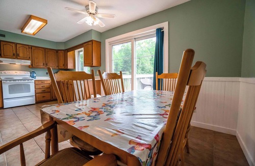 Lake of Bays House | Peninsula Lake Clover Ontario