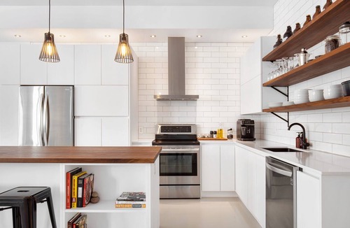 Saint Pierre d'Orleans Condo | [PENTHOUSE-508] Work, Relax & Cook With Great View