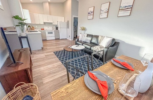 Okanagan-Similkameen House | Penticton Guesthouse with King Bed