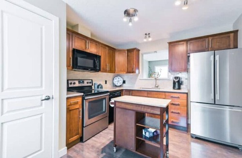 Panorama Hills House | Perfect Calgary Escape, 10min>Airport