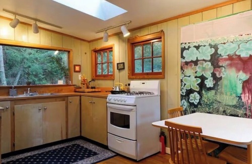Pender Island Cabin | Perfect Meadow Cabin