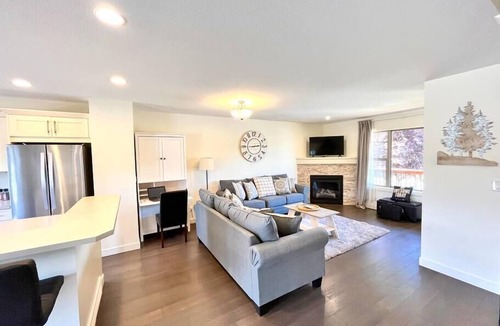 Invermere House | Perfect Mt. View Townhouse | Garage | Deck | BBQ