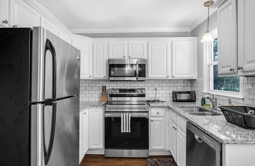 North Raleigh House | Pet-Friendly 4BR | Walk to Greenway | Fenced Yard