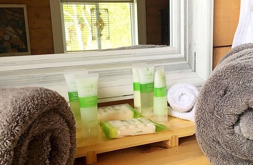 Tagish Cabin | Pet-Friendly Bed and Breakfast Suite on the Tagish River in Tagish, Yukon