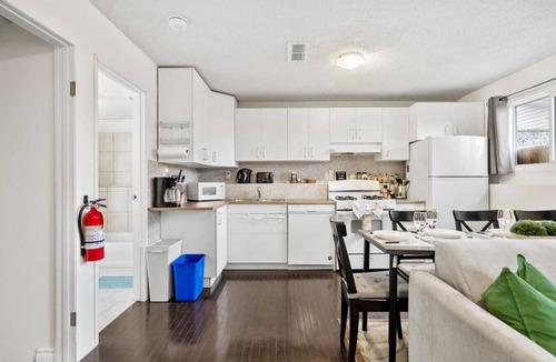 Southeast Calgary House | Pet Friendly » Fully Equipped » 1 BR » Netflix
