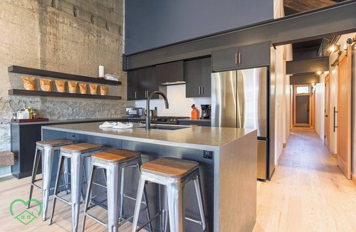 East Kootenay Apartment | Pet Friendly Loft/Rooftop Hot Tub & Views