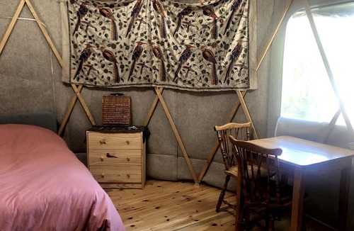 Manitoulin District Cabin | Pet-Friendly Yurt Escape in the Ontario Countryside - Perfect for Romantic Getaways in Tehkummah