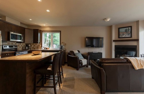 Mont-Tremblant Villa | Piscine+Golf+Vélo IN/OUT Espace Jeux Navette